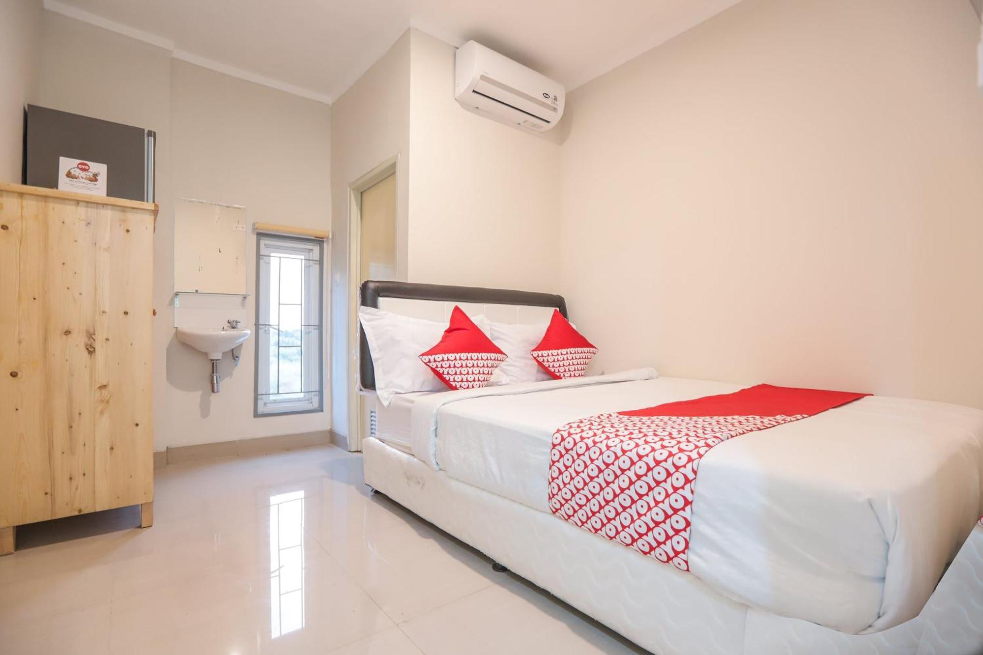 Oyo 387 Alfa Guest House Tegal  Exterior foto